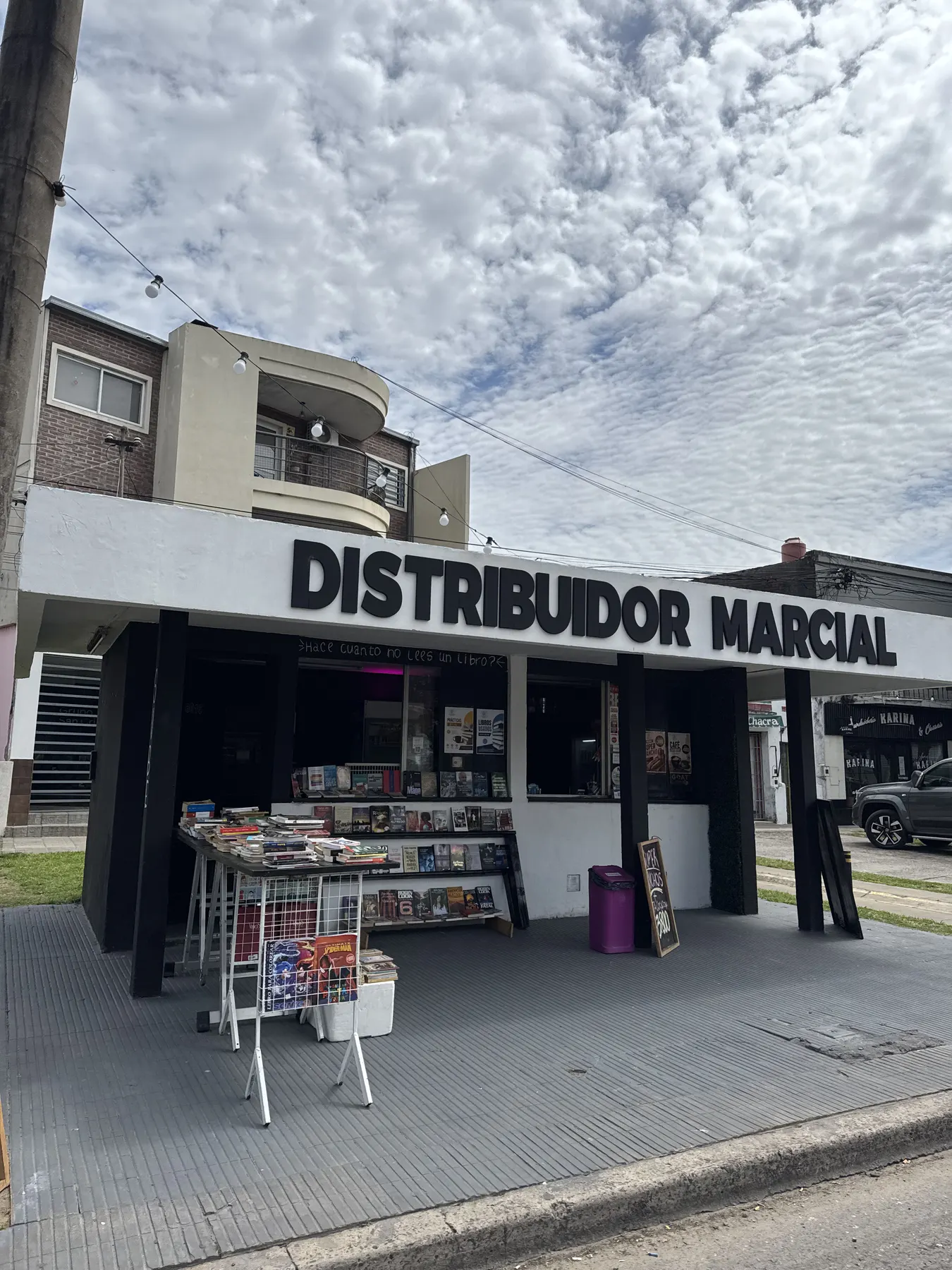 Frente del local de Distribuidor Marcial